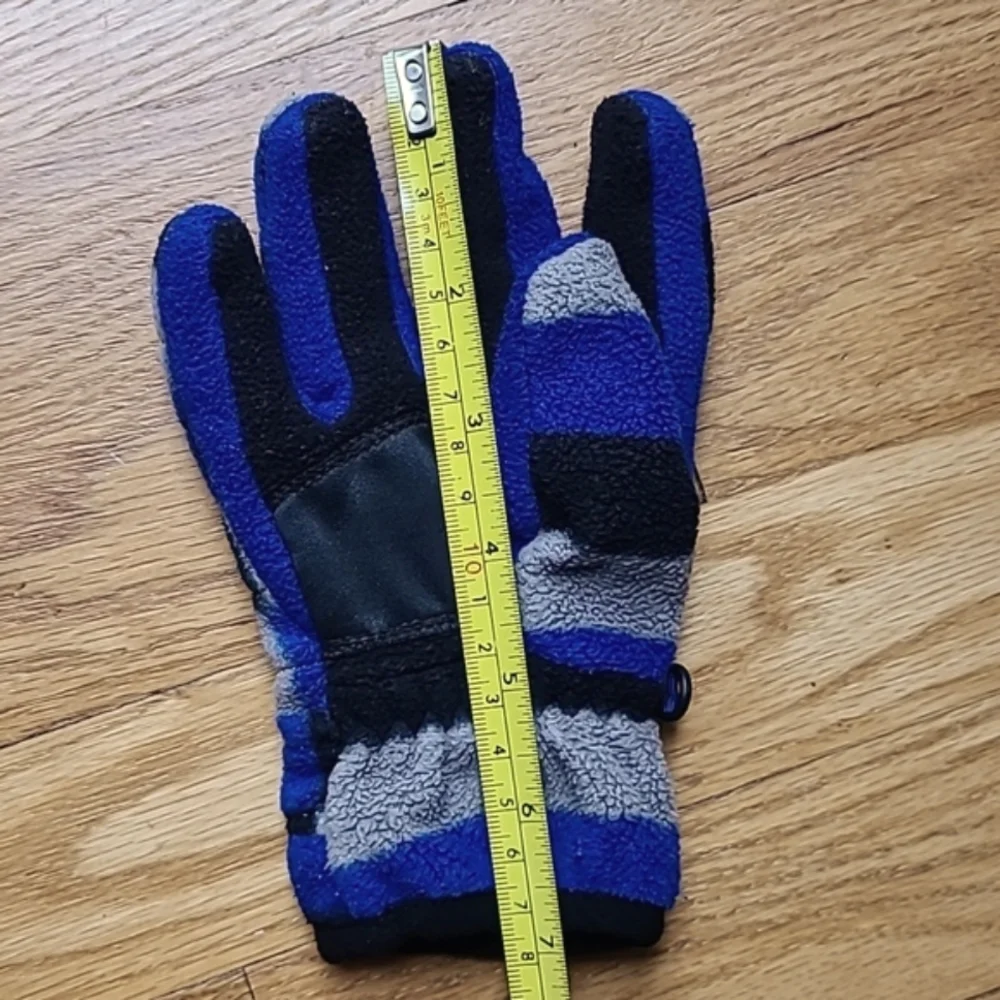 Size 6 kids Gap fleece gloves